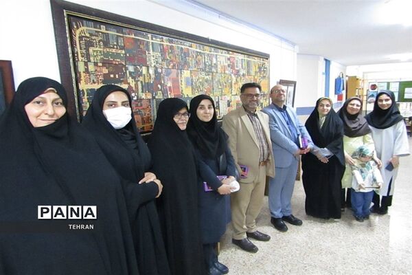 بازدید مدیرکل و مؤلفان دفتر تالیف کتاب‌های فنی‌حرفه‌ای و کاردانش از هنرستان آسیه منطقه ۱۴