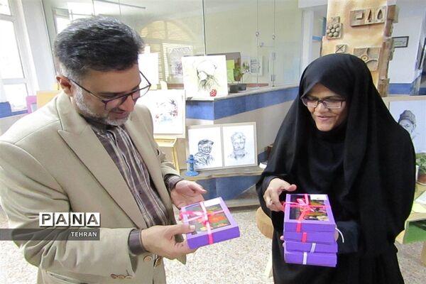 بازدید مدیرکل و مؤلفان دفتر تالیف کتاب‌های فنی‌حرفه‌ای و کاردانش از هنرستان آسیه منطقه ۱۴