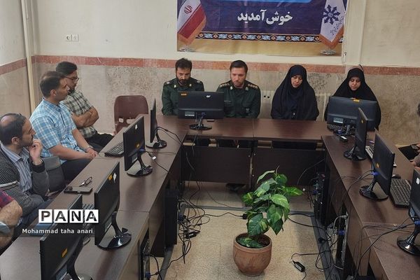 برگزاری هیات اندیشه‌ورز بسیج فرهنگیان در مرکز استعدادهای درخشان شهید بهشتی رودهن