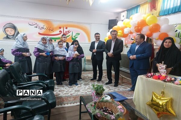تجلیل از دانش‌آموزان نخبه و برتر در مدرسه محدثه شاهد ورامین