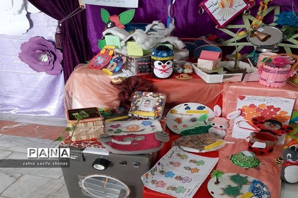 آیین تجلیل از منتخبین طرح سفیران و مراقبین سلامت در شهرستان شیروان