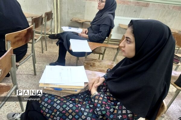 جلسه به روز رسانی و فعال‌سازی اکسل داوری مرحله مدرسه‌ای در دبیرستان عدالت شهر جوادآباد