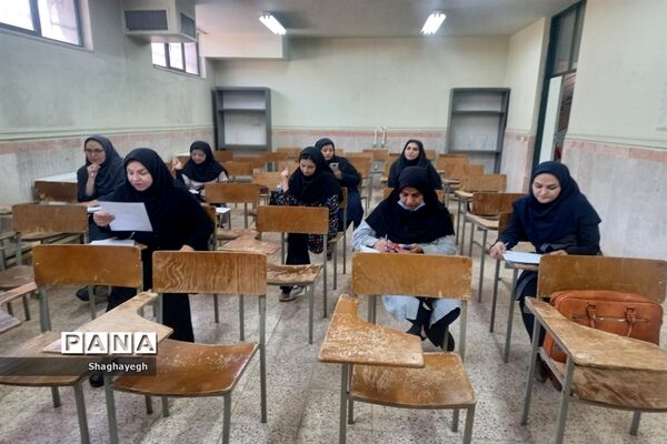 جلسه به روز رسانی و فعال‌سازی اکسل داوری مرحله مدرسه‌ای در دبیرستان عدالت شهر جوادآباد