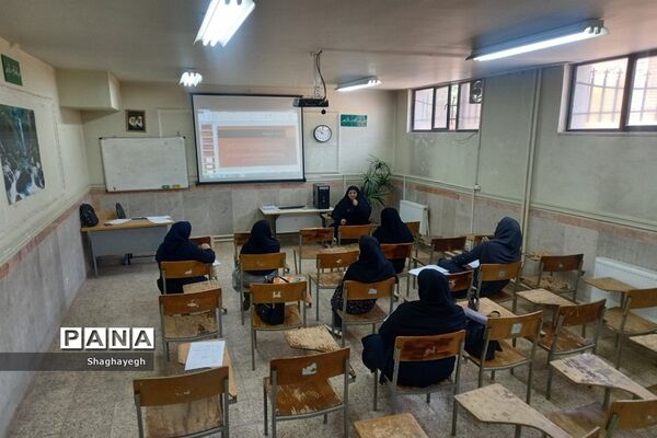 جلسه به روز رسانی و فعال‌سازی اکسل داوری مرحله مدرسه‌ای در دبیرستان عدالت شهر جوادآباد