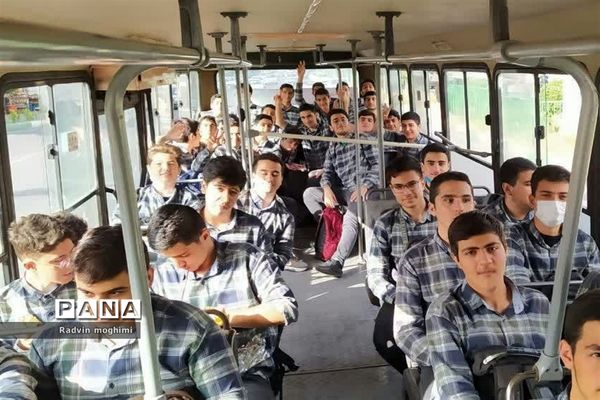 اردوی آموزشی درس آمادگی دفاعی دانش‌آموزان منطقه ۸ در میدان تیر