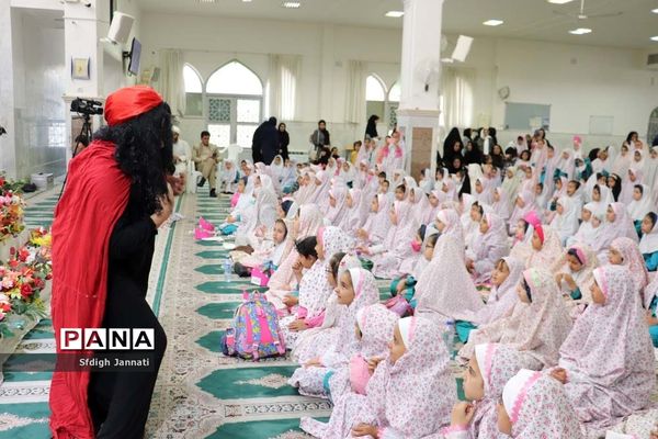 جشنواره نماز شکوفه‌ها در آباده