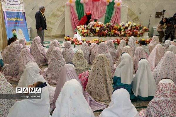 جشنواره نماز شکوفه‌ها در آباده