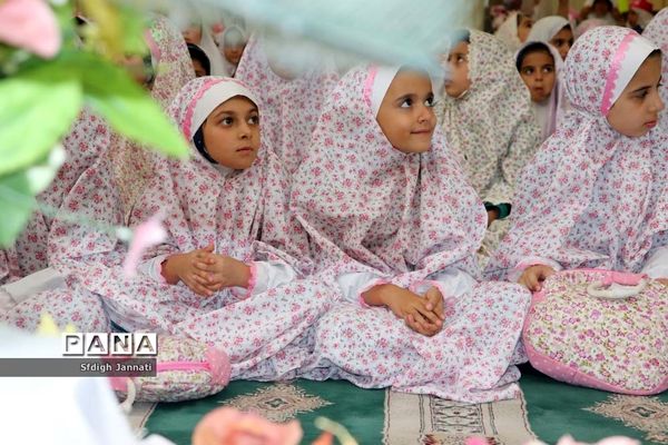 جشنواره نماز شکوفه‌ها در آباده