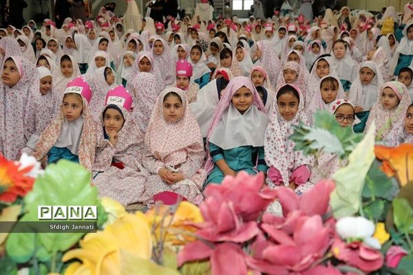 جشنواره نماز شکوفه‌ها در آباده