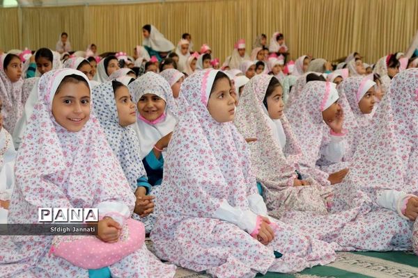 جشنواره نماز شکوفه‌ها در آباده