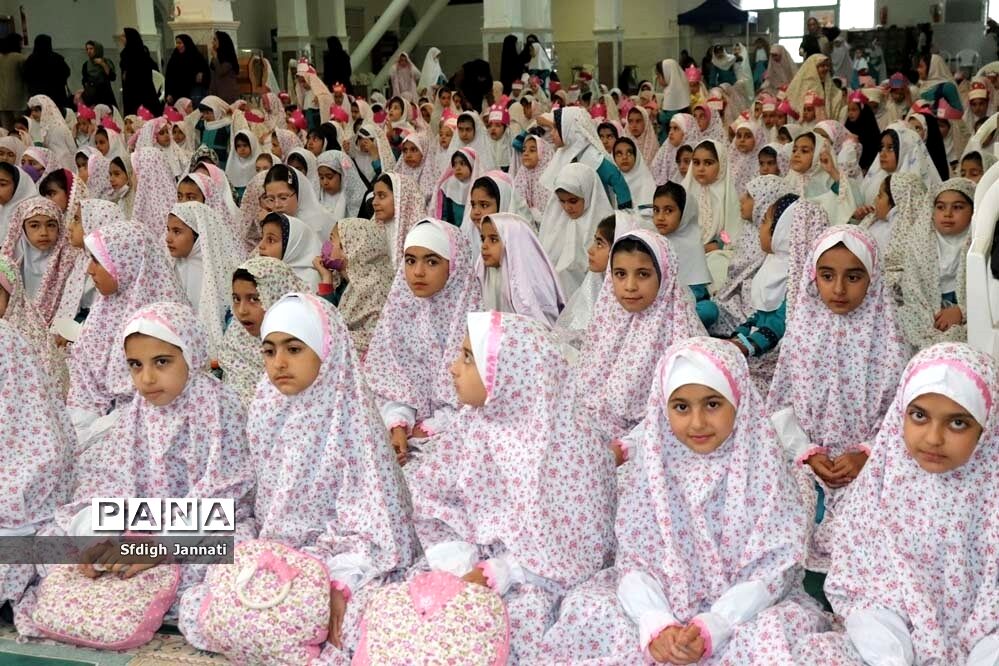 جشنواره نماز شکوفه‌ها در آباده