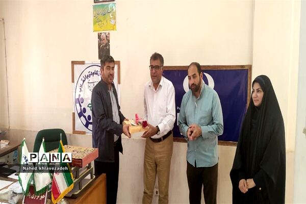 تقدیر از مسئول و کارشناسان سازمان دانش‌آموزی شهرستان شادگان