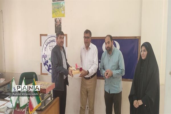 تقدیر از مسئول و کارشناسان سازمان دانش‌آموزی شهرستان شادگان