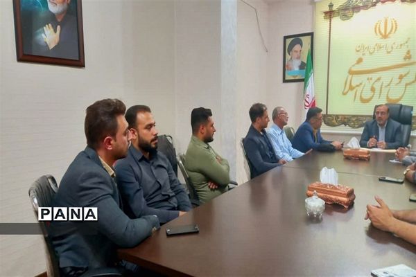 دیدار جمعی از معلمین شهرستان نظرآبادی با نماینده مجلس شورای اسلامی نظرآباد