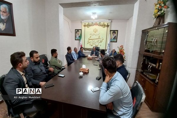 دیدار جمعی از معلمین شهرستان نظرآبادی با نماینده مجلس شورای اسلامی نظرآباد