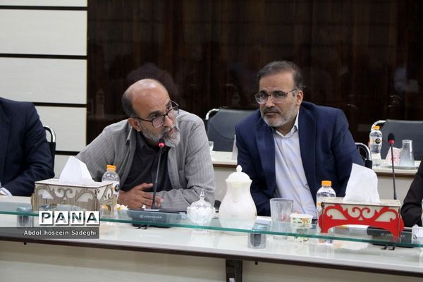 نشست توجیهی امتحانات نهایی خرداد 1402 در بوشهر