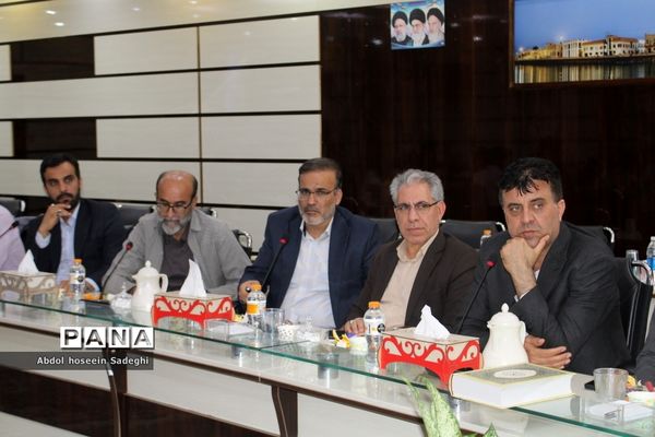 نشست توجیهی امتحانات نهایی خرداد 1402 در بوشهر