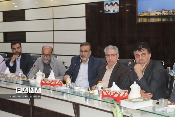 نشست توجیهی امتحانات نهایی خرداد 1402 در بوشهر