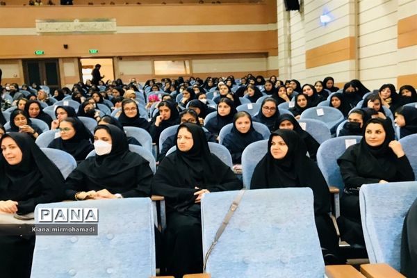 تجلیل از برگزیدگان جشنواره خوارزمی ناحیه۴ مشهد