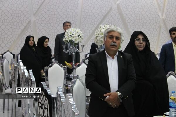 تجلیل از بازنشستگان منطقه ناحیه یک بهارستان