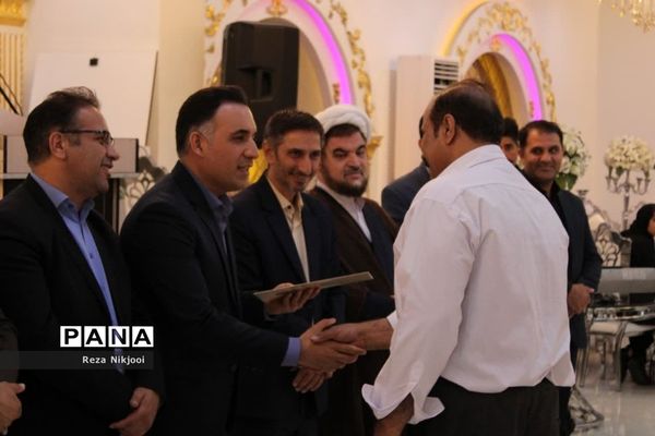 تجلیل از بازنشستگان منطقه ناحیه یک بهارستان