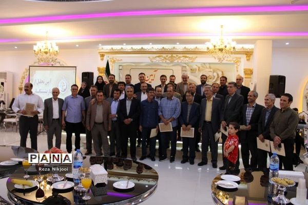 تجلیل از بازنشستگان منطقه ناحیه یک بهارستان