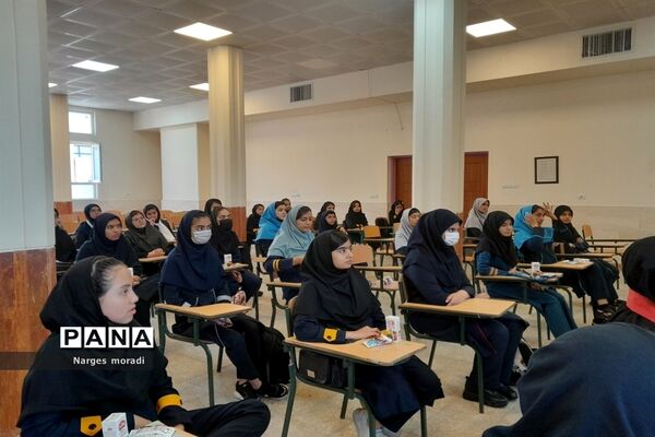 جشنواره خوارزمی در دبیرستان استعدادهای درخشان شهدای مدافع حرم ملارد