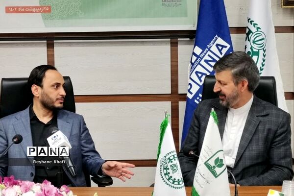 حضور دانش‌آموزان خبرنگار پانا شهرستان‌های استان‌تهران در نشست هم‌اندیشی با سخنگوی دولت