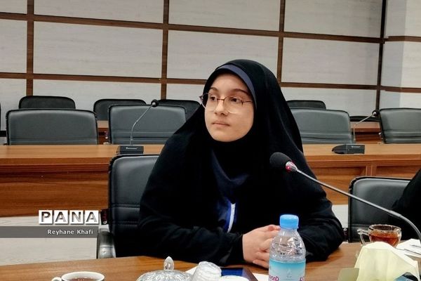 حضور دانش‌آموزان خبرنگار پانا شهرستان‌های استان‌تهران در نشست هم‌اندیشی با سخنگوی دولت