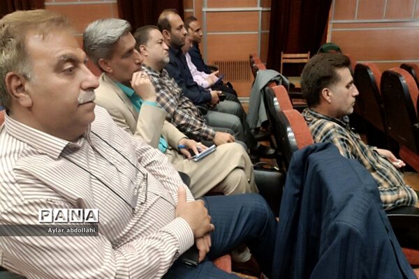 برگزاری جلسه توانمند‌سازی در شهرستان قرچک