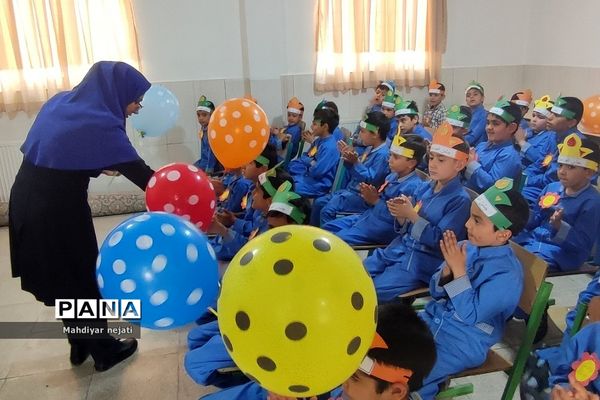 جشن الفبا در دبستان هموطن۲ رودهن