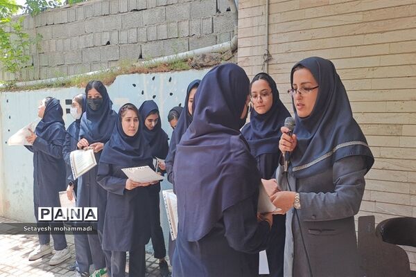 قدردانی از دانش‌آموزان برتر و فعال در مدارس رودهن