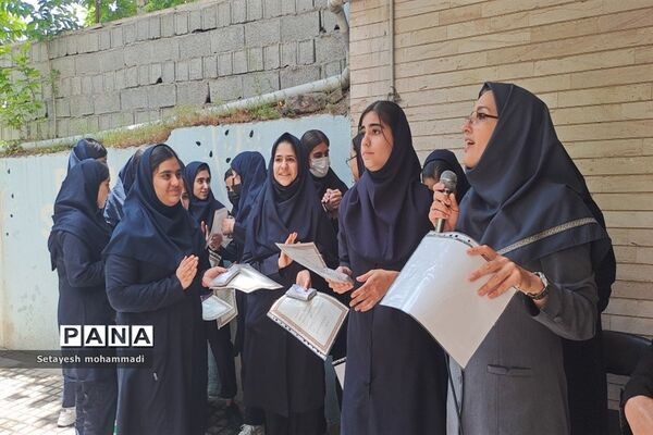 قدردانی از دانش‌آموزان برتر و فعال در مدارس رودهن
