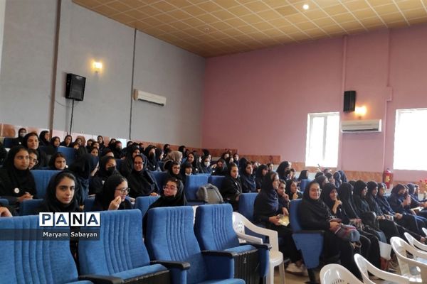 جشنواره همیار معلم ویژه دبیران و دانش‌آموزان مقطع دوره دوم متوسطه ناحیه ۳ شیراز