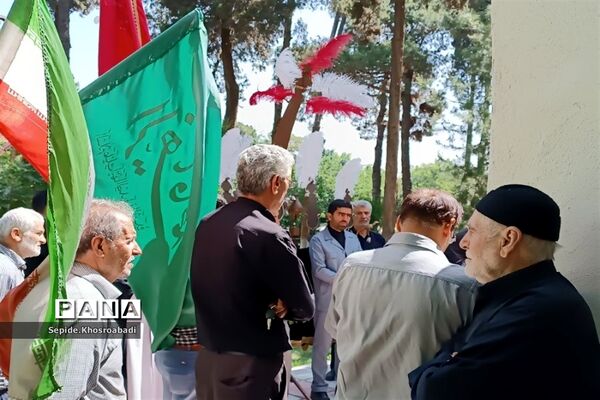 زیارت قبور شهدای گمنام پاکدشت