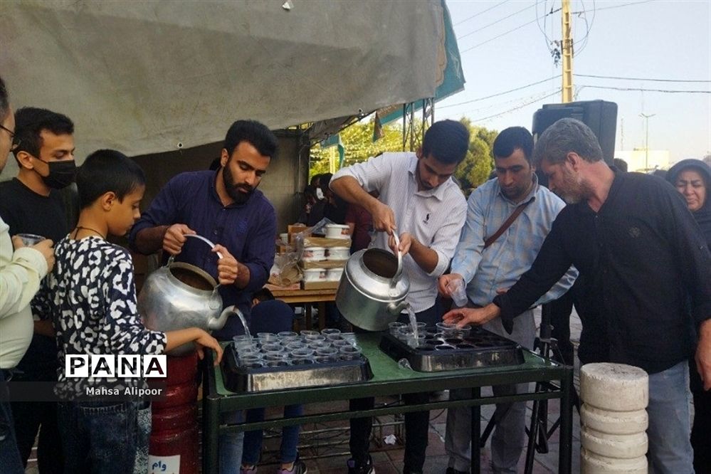 ایستگاه صلواتی به‌مناسبت شهادت امام جعفر صادق(ع) در قرچک