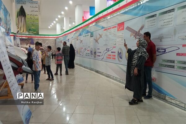 بازدید جوانان و نوجوانان از نمایشگاه «آسمان اقتدار» در قم