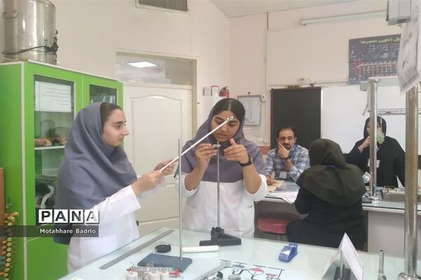 اجرای جشنواره خوارزمی محورآزمایشگاه درآموزشگاه فرزانگان اسلامشهر