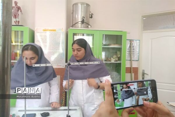 اجرای جشنواره خوارزمی محورآزمایشگاه درآموزشگاه فرزانگان اسلامشهر