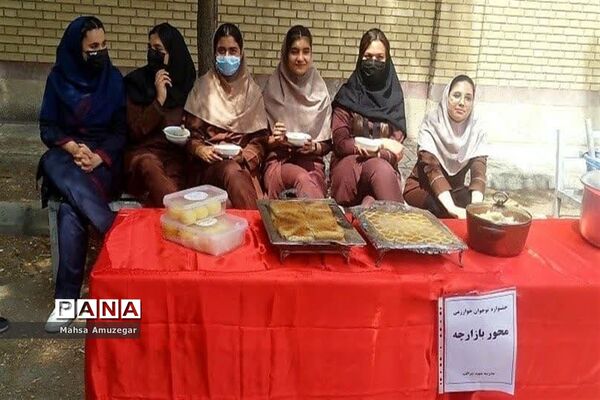 برگزاری جشنواره نوجوان خوارزمی محور بازارچه درآموزشگاه شرافت اسلامشهر