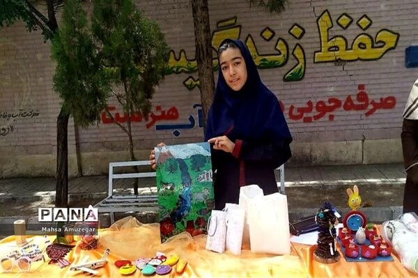 برگزاری جشنواره نوجوان خوارزمی محور بازارچه درآموزشگاه شرافت اسلامشهر
