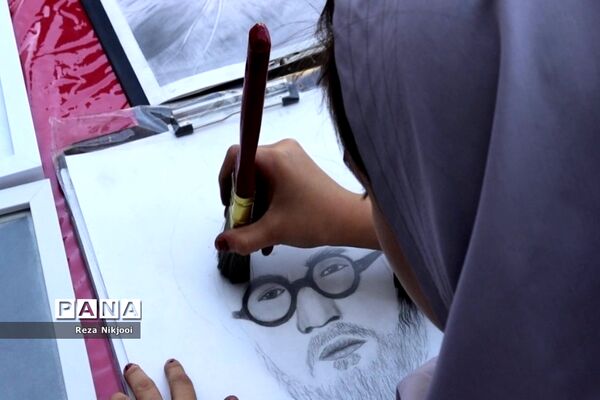 نمایشگاه آثار هنری دانش‌آموزان بهارستانی