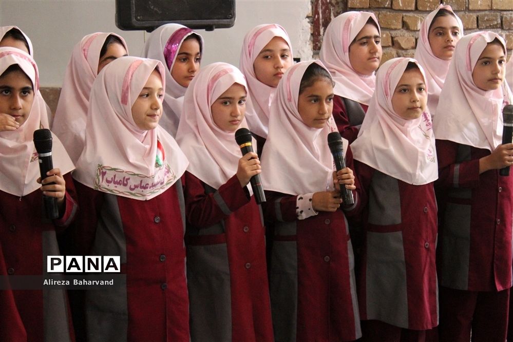 برگزاری نماز جماعت ویژه دانش‌آموزان دختر