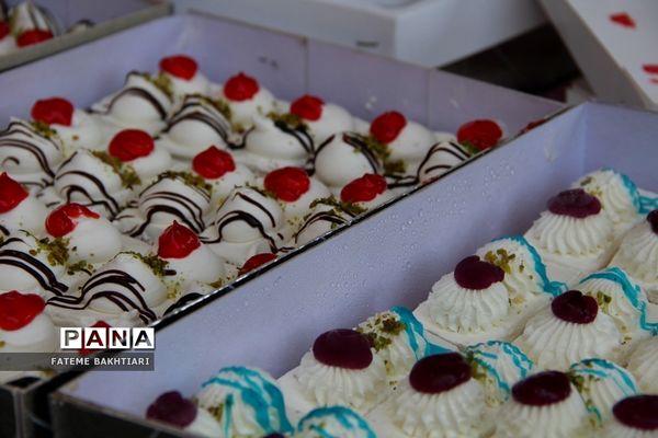 جشن روز دختر در دبیرستان حضرت زینب(س) ناحیه یک شهرری