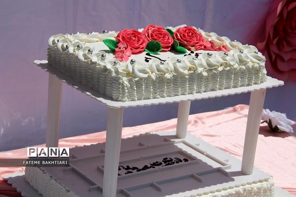 جشن روز دختر در دبیرستان حضرت زینب(س) ناحیه یک شهرری