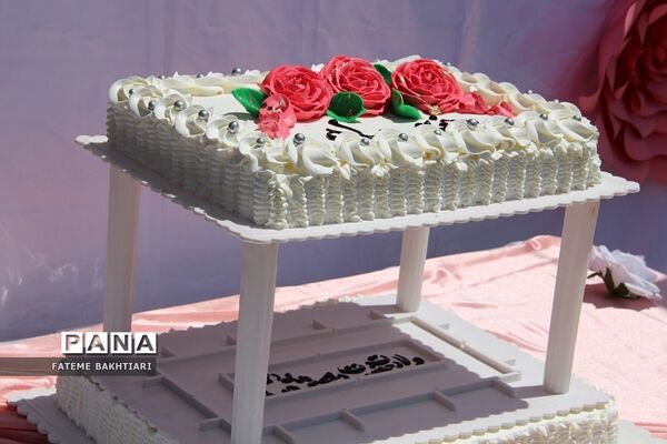 جشن روز دختر در دبیرستان حضرت زینب(س) ناحیه یک شهرری