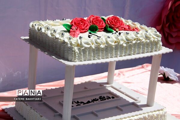 جشن روز دختر در دبیرستان حضرت زینب(س) ناحیه یک شهرری