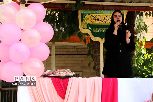 جشن روز دختر در دبیرستان حضرت زینب(س) ناحیه یک شهرری