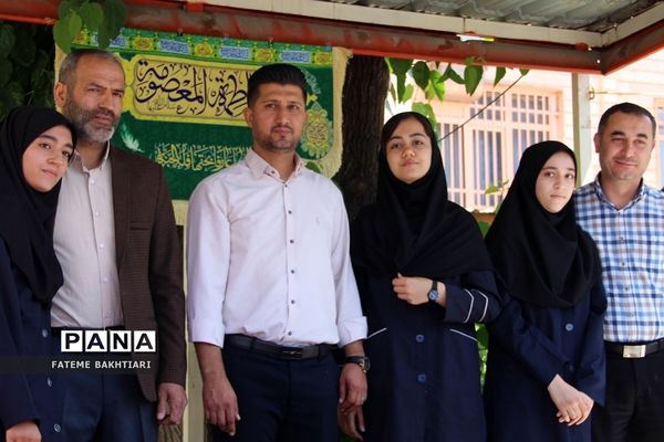 جشن روز دختر در دبیرستان حضرت زینب(س) ناحیه یک شهرری
