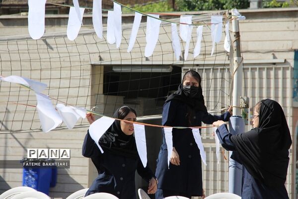 جشن روز دختر در دبیرستان حضرت زینب(س) ناحیه یک شهرری